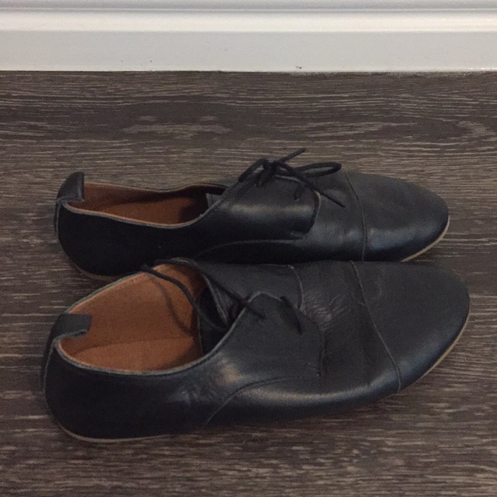 CLASSY BLACK SHOES